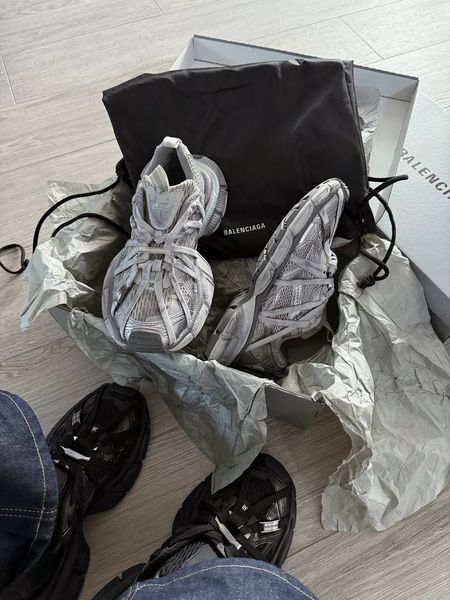 Balenciaga GB 3XL Extreme Laces B Trainers in Grey ALL22406 фото