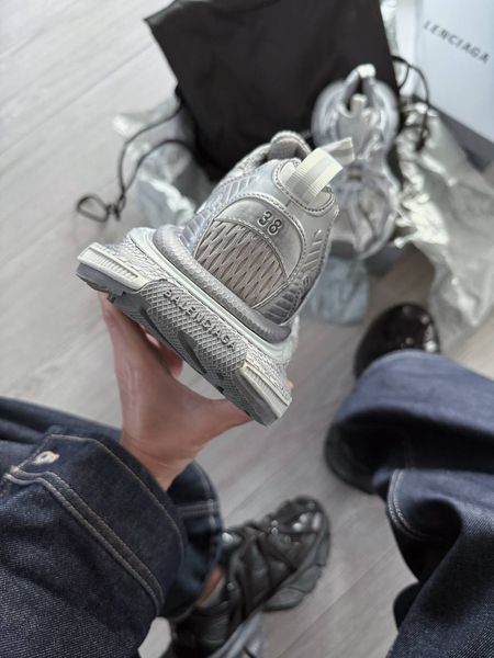 Balenciaga GB 3XL Extreme Laces B Trainers in Grey ALL22406 фото