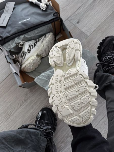 Balenciaga Track Signature Sneaker in White/black ALL20277 фото