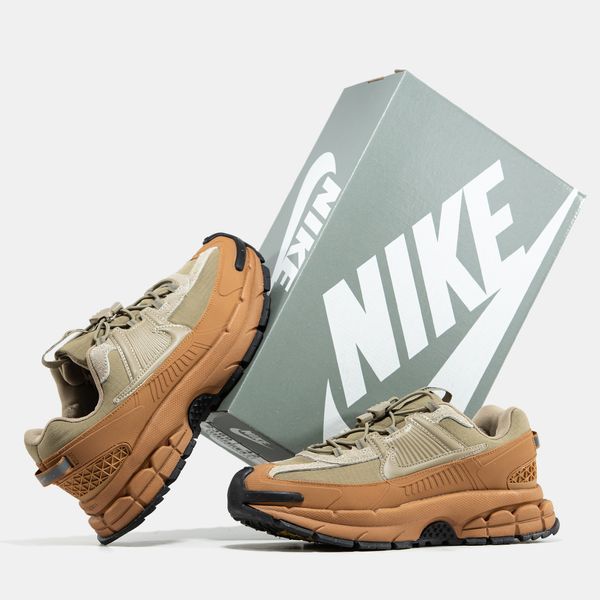Nike Air Zoom Vomero Roam Khaki Anthracite University Gold ALL19738 фото