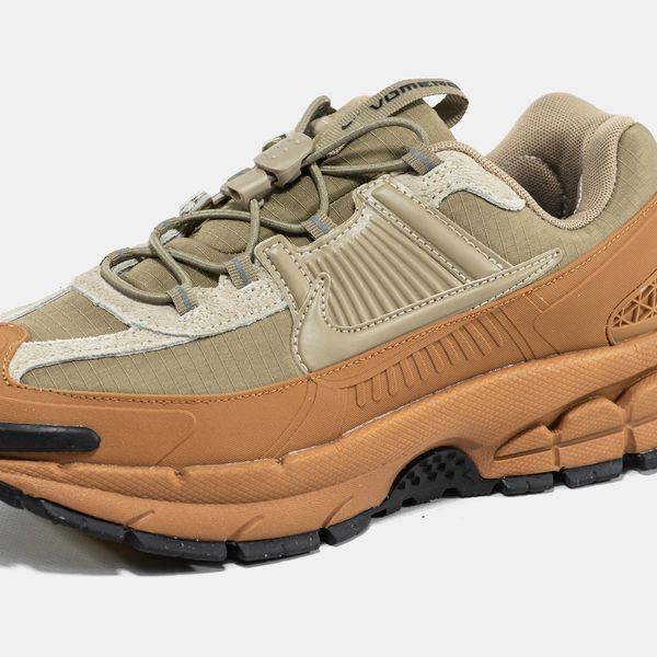 Nike Air Zoom Vomero Roam Khaki Anthracite University Gold ALL19738 фото