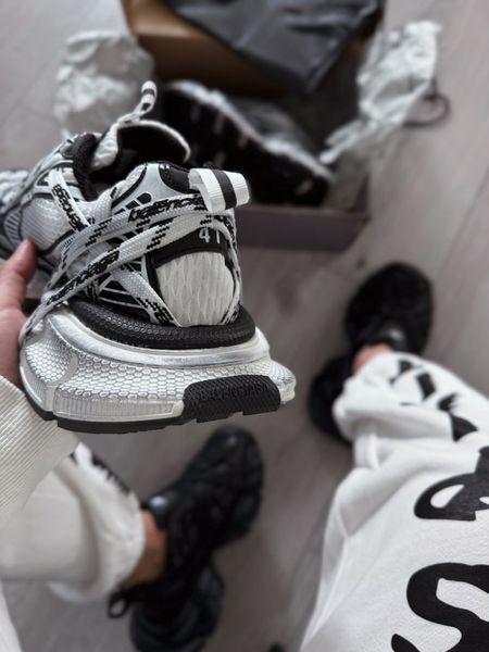 Balenciaga 3XL Extreme Laces Logo Sneaker in White/black ALL21931 фото